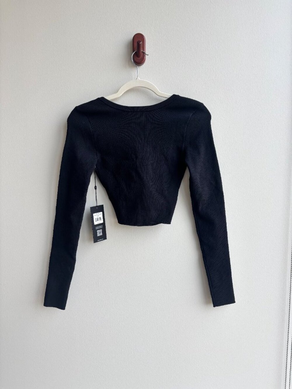 Cuts Clothing Coreflex Long Sleeve Scoop Neck Crop Top Black NWT | Size S - Picture 6 of 6